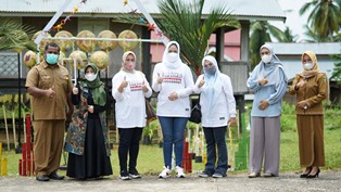 Istri Bupati Kuansing & Kabid Destipar Dinas Pariwisata Riau Kunjungi Rumah Adat Sentajo